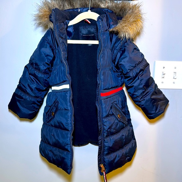 Tommy Hilfiger puffer 3T coat with faux fur hood fleece lined LIKE NEW 🚨❤️
